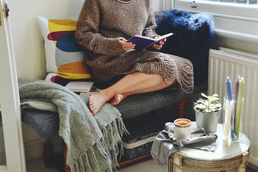 hygge cozy reading nook